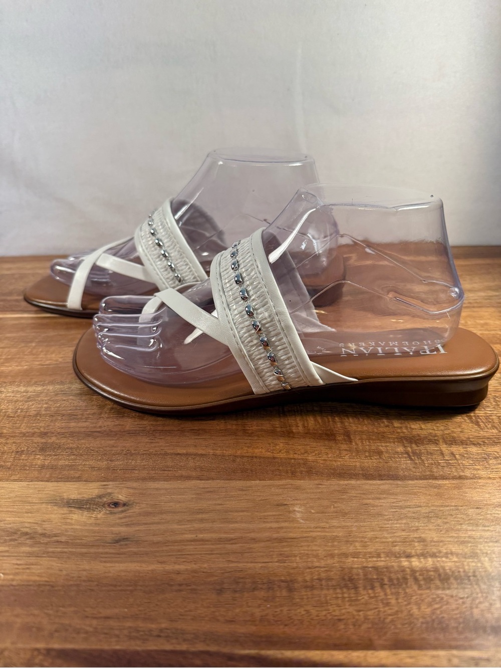 Italian Shoemaker Thong Slip-on Sandals White with Silver Size 8 NWOT - Picture 5 of 10